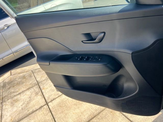Certified 2025 Hyundai Kona SE image 17