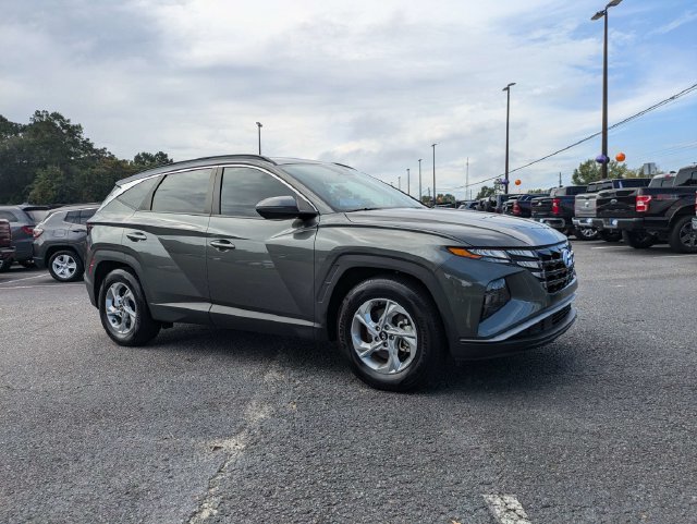 Used 2023 Hyundai Tucson SEL FWD image 3
