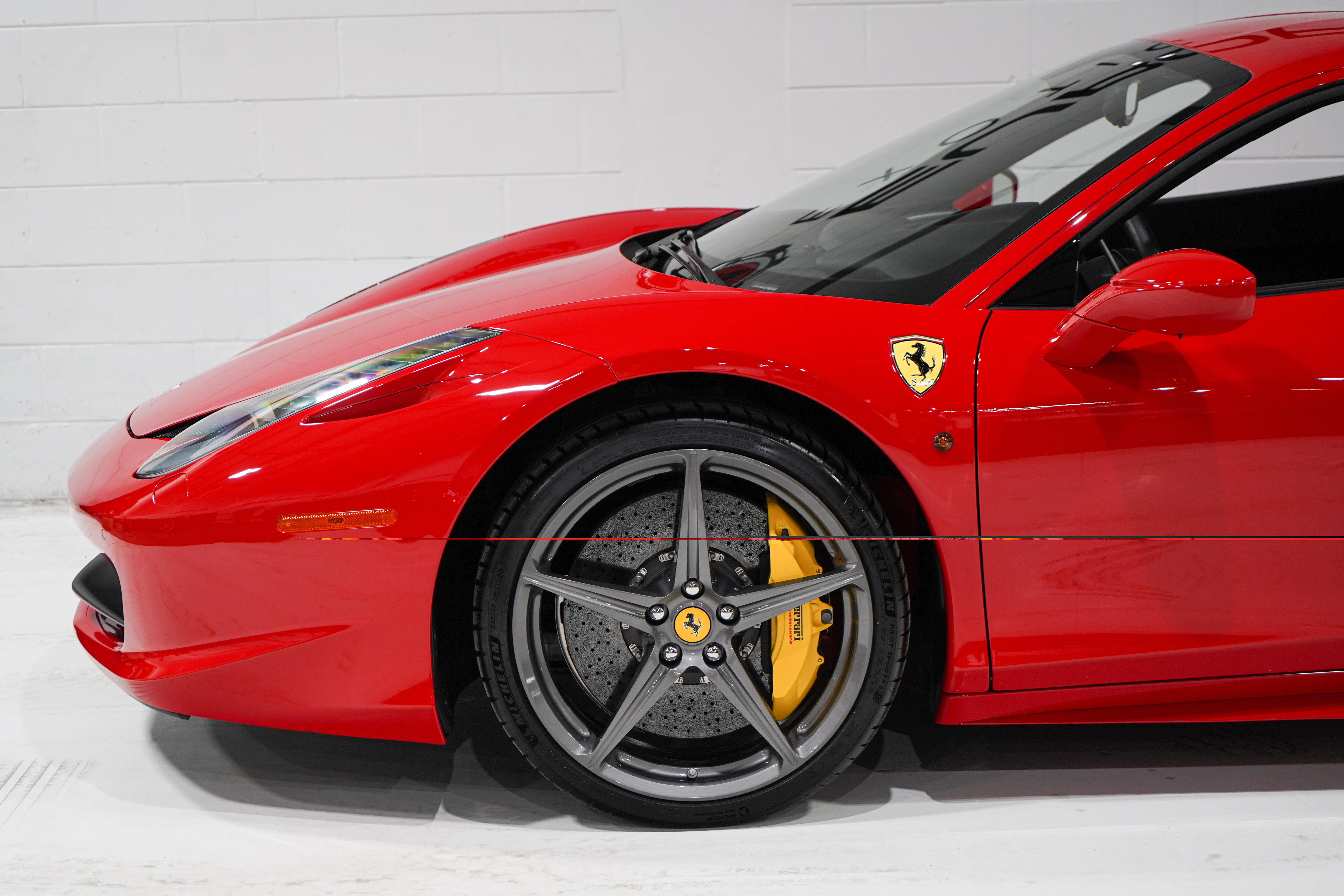 Used 2014 Ferrari 458 Italia Coupe RWD image 32