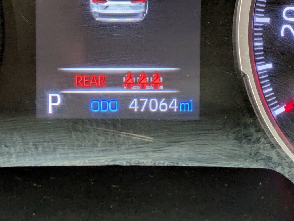 Used 2022 Toyota RAV4 LE AWD/4WD image 16