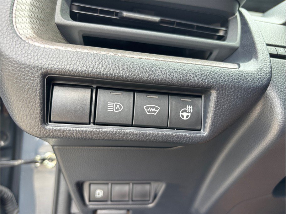 Used 2024 Toyota Prius XLE FWD image 33
