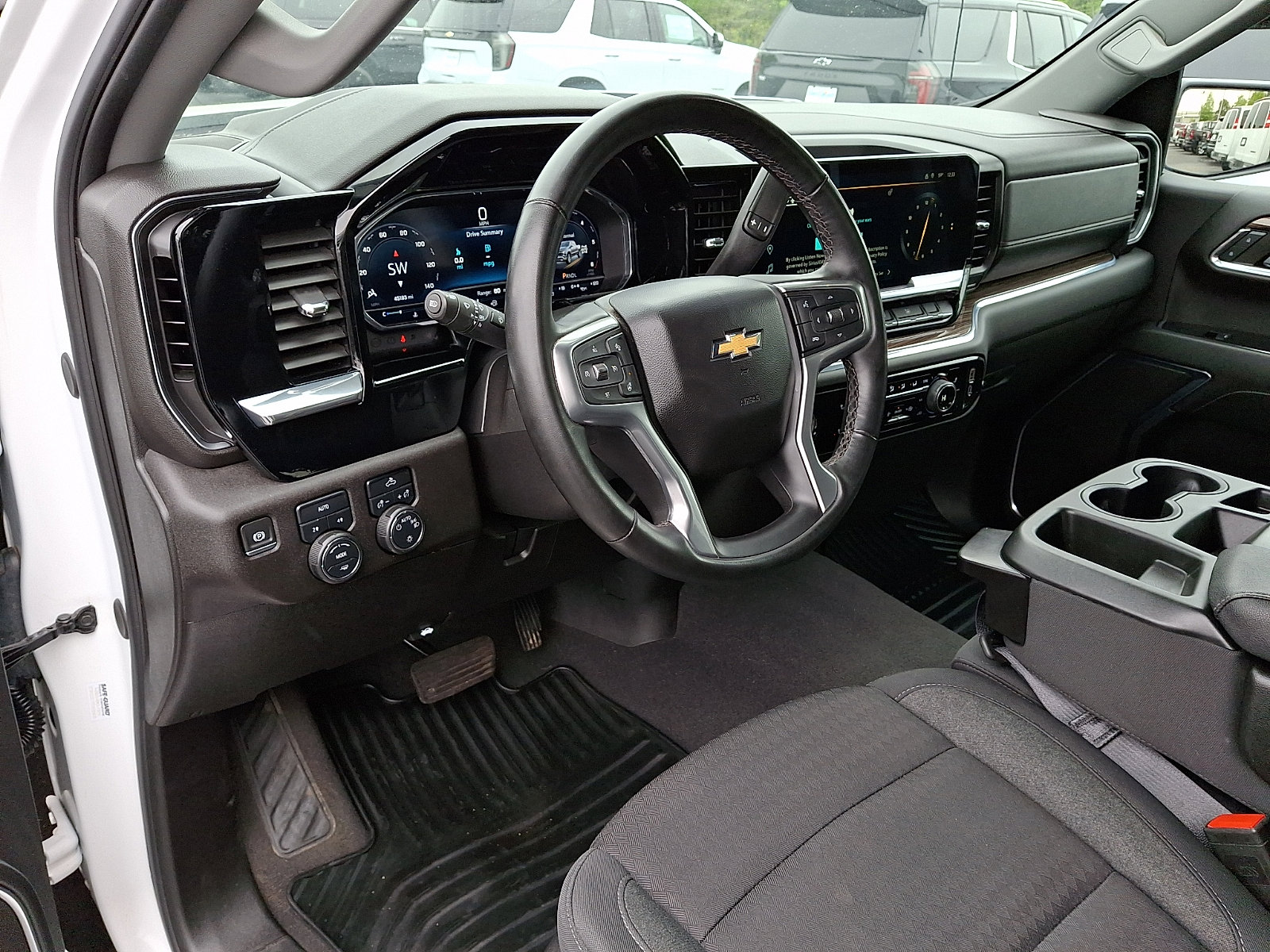 Used 2024 Chevrolet Silverado 1500 LT AWD/4WD image 26