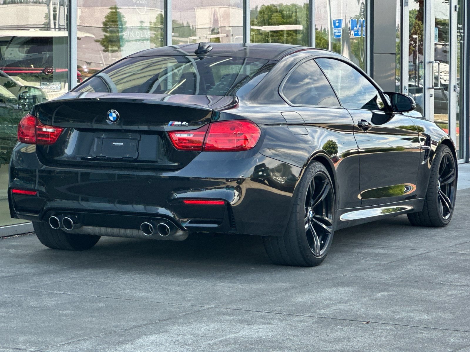 Used 2015 BMW M4 Coupe RWD image 3