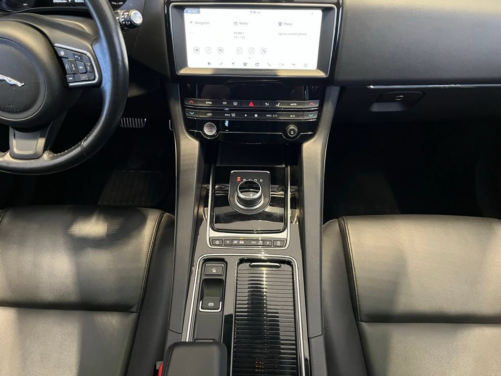 Used 2019 Jaguar F-PACE Premium AWD/4WD image 44