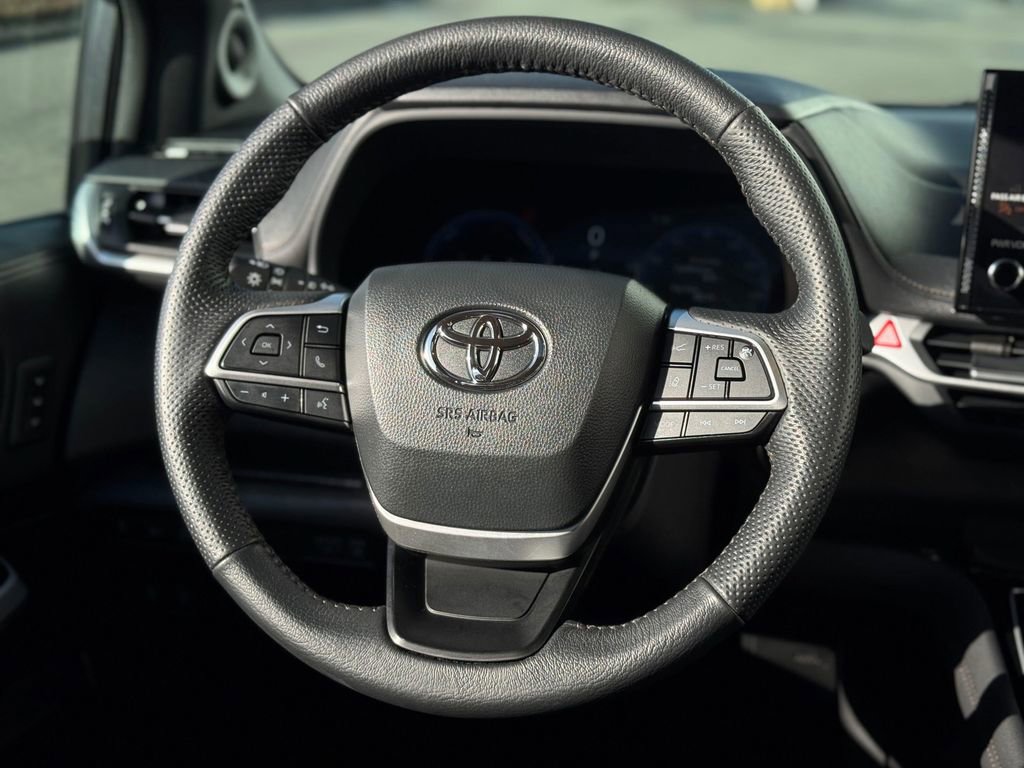 Certified 2025 Toyota Sienna Limited AWD/4WD image 14