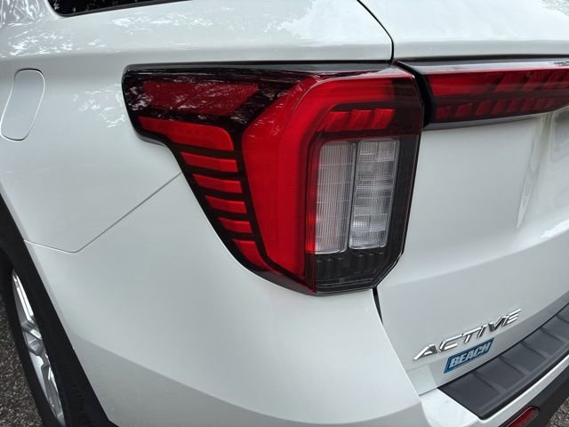 Used 2026 Ford Explorer Active w/ Active Comfort Package RWD image 13
