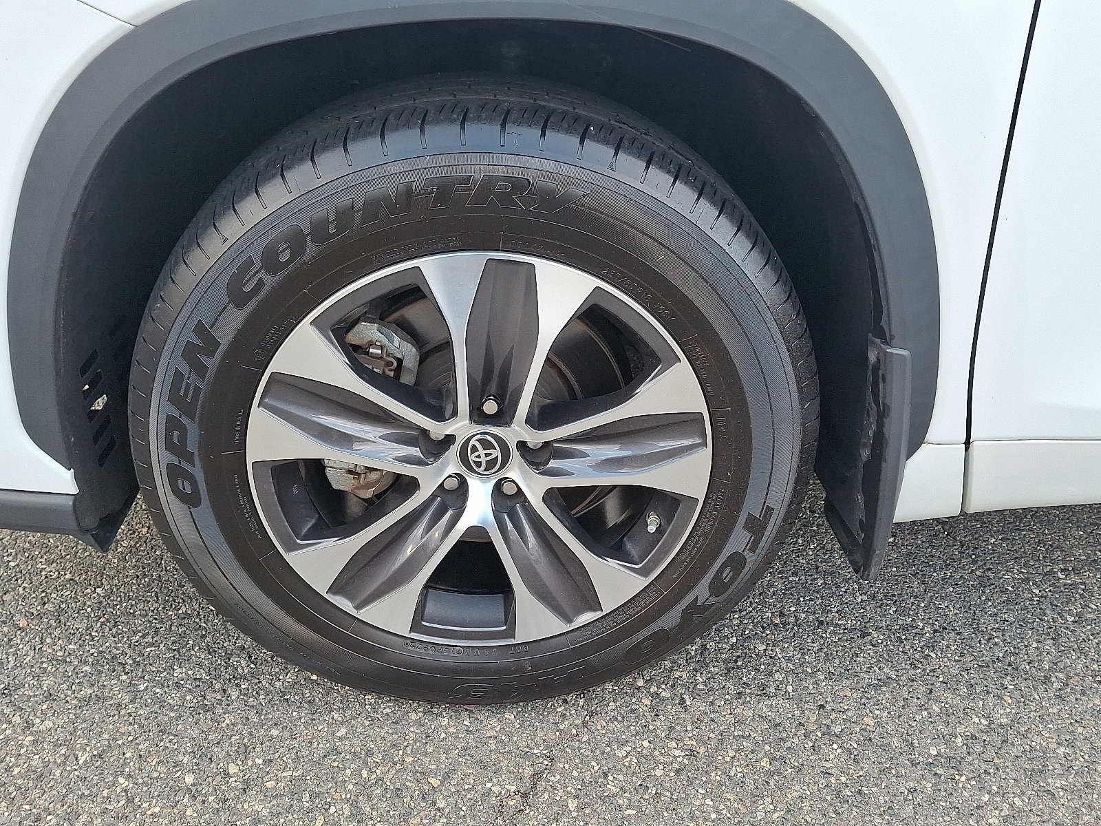 Used 2022 Toyota Highlander XLE image 8