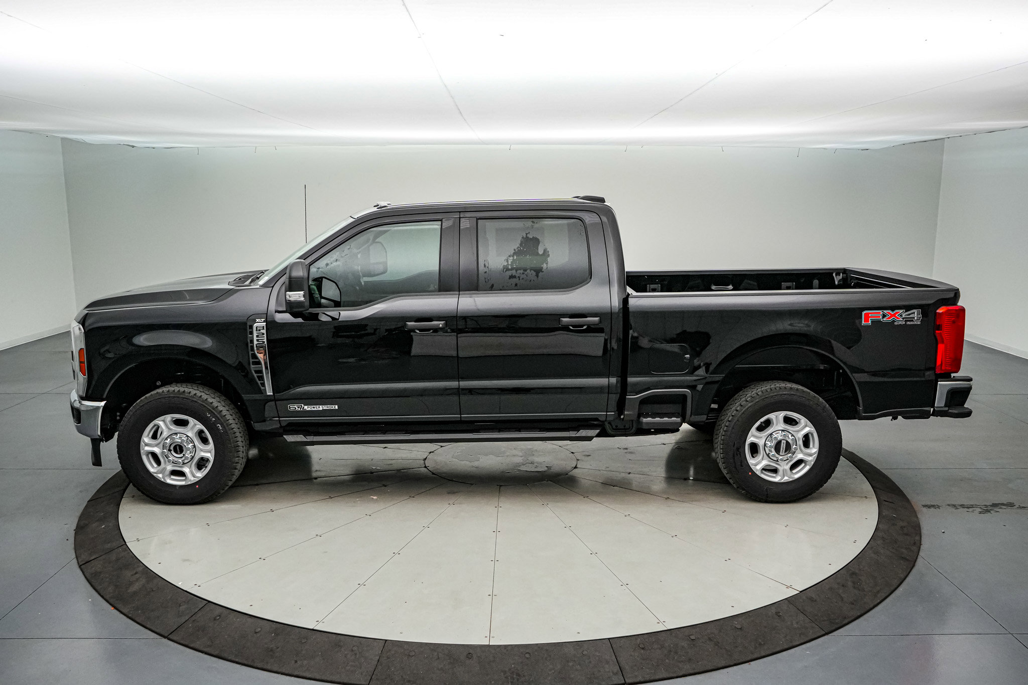 New 2026 Ford F250 XLT w/ FX4 Off-Road Package image 8