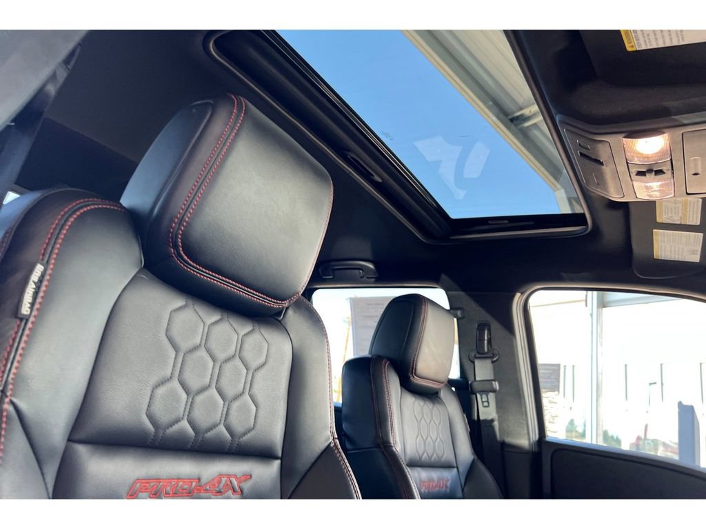 Used 2023 Nissan Frontier PRO-4X w/ Pro-4X Premium Package image 17