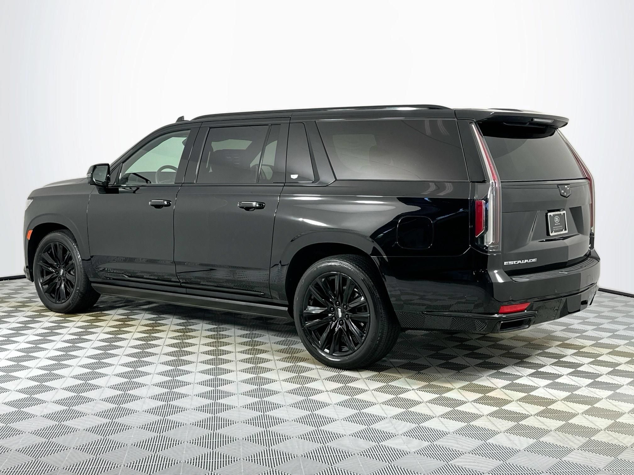 Used 2024 Cadillac Escalade ESV Sport w/ Touring Package AWD/4WD image 7