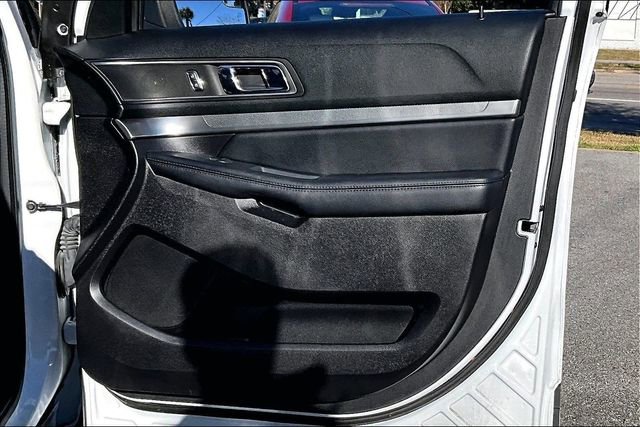 Used 2019 Ford Explorer XLT image 28