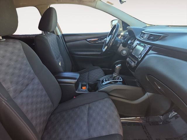 Used 2017 Nissan Rogue Sport SV w/ SV Premium Package image 12