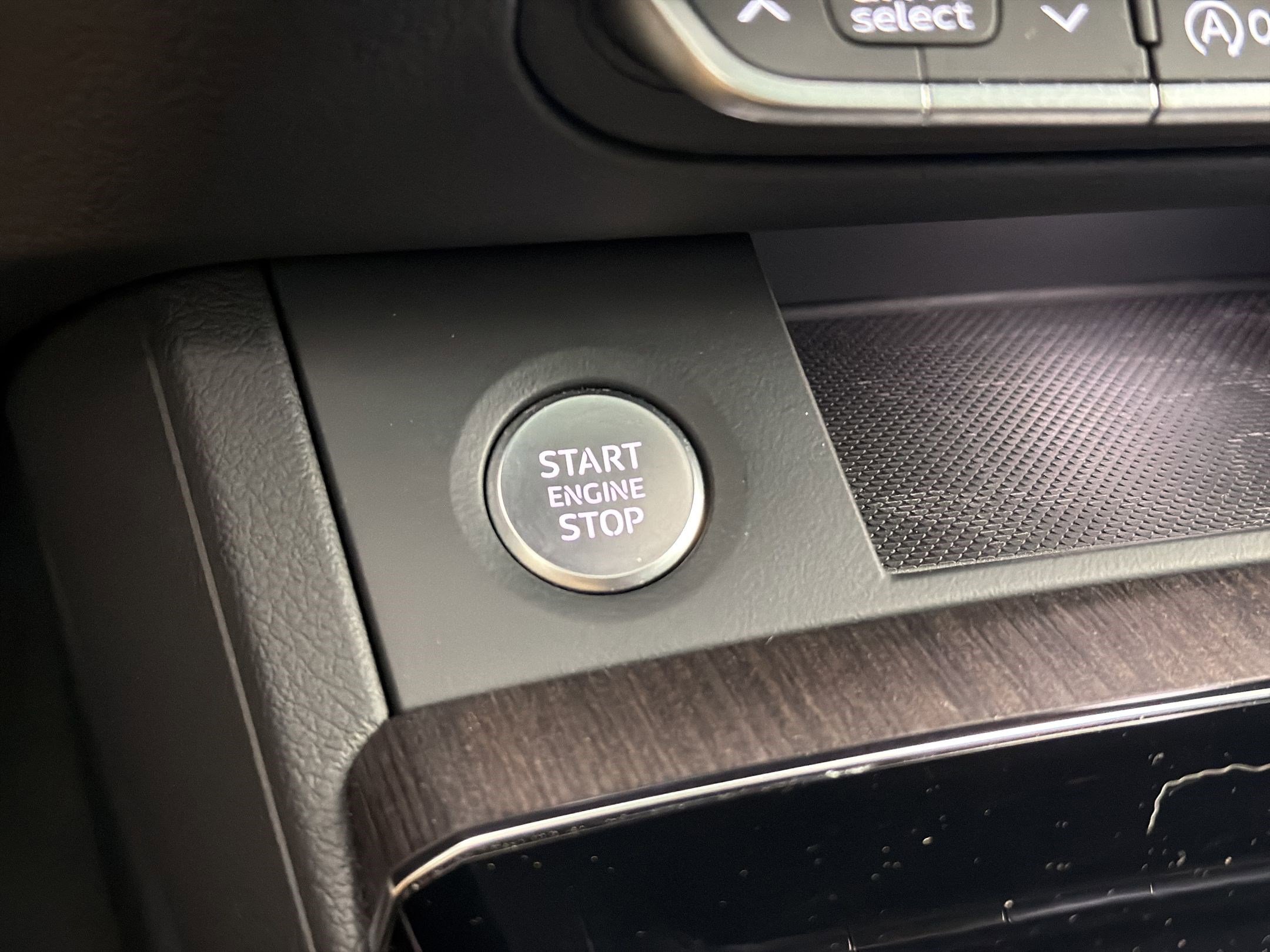 Used 2023 Audi Q5 Premium w/ Convenience Package image 23