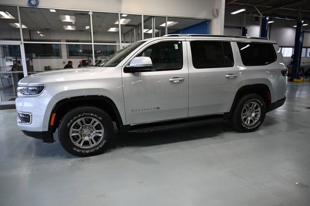Used 2022 Jeep Wagoneer Series I AWD/4WD image 9