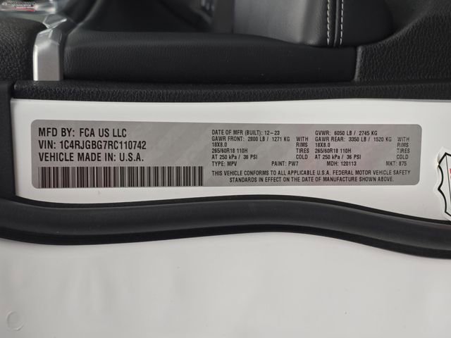 Used 2024 Jeep Grand Cherokee Limited image 54