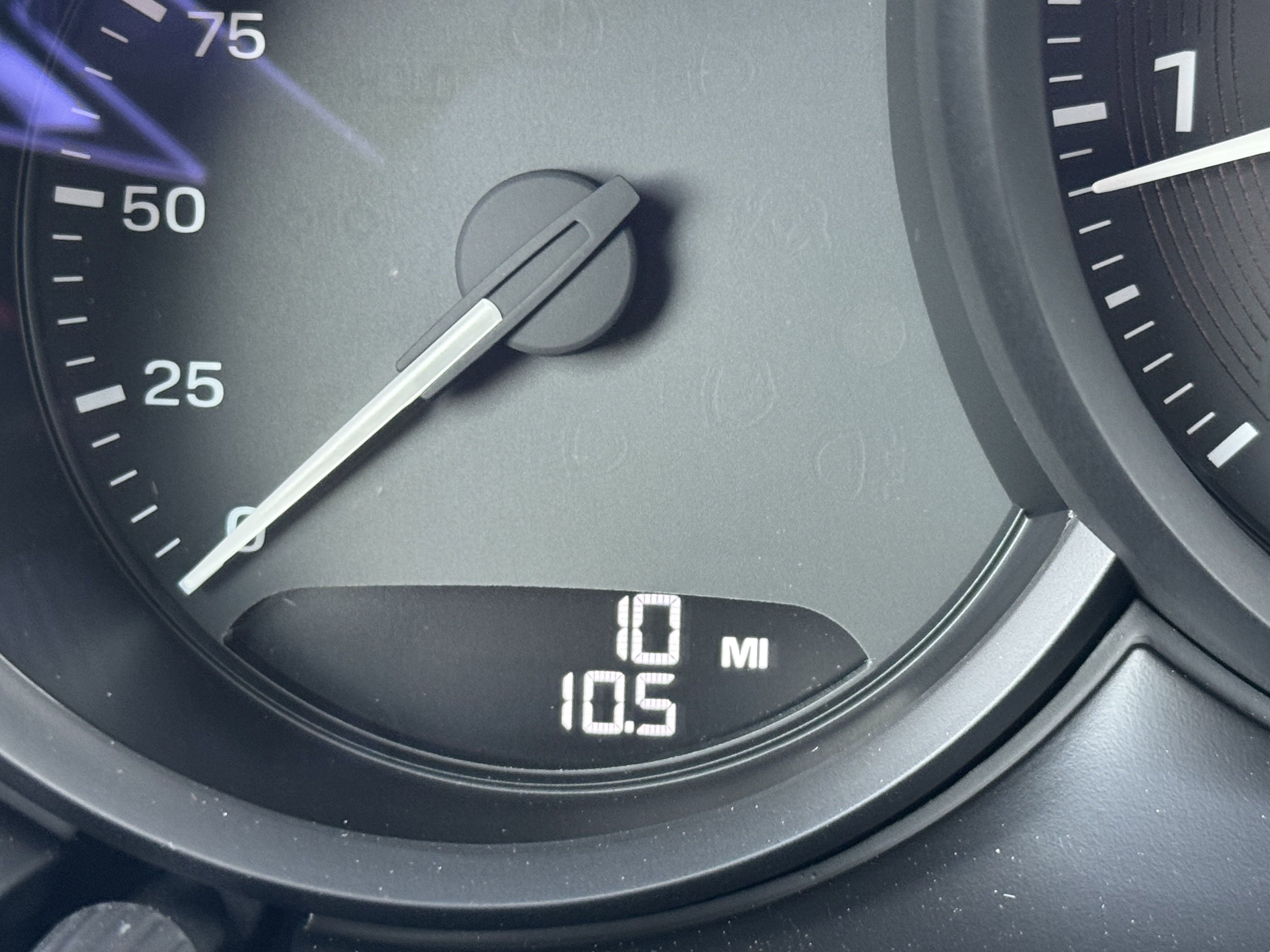 New 2025 Porsche Macan image 37