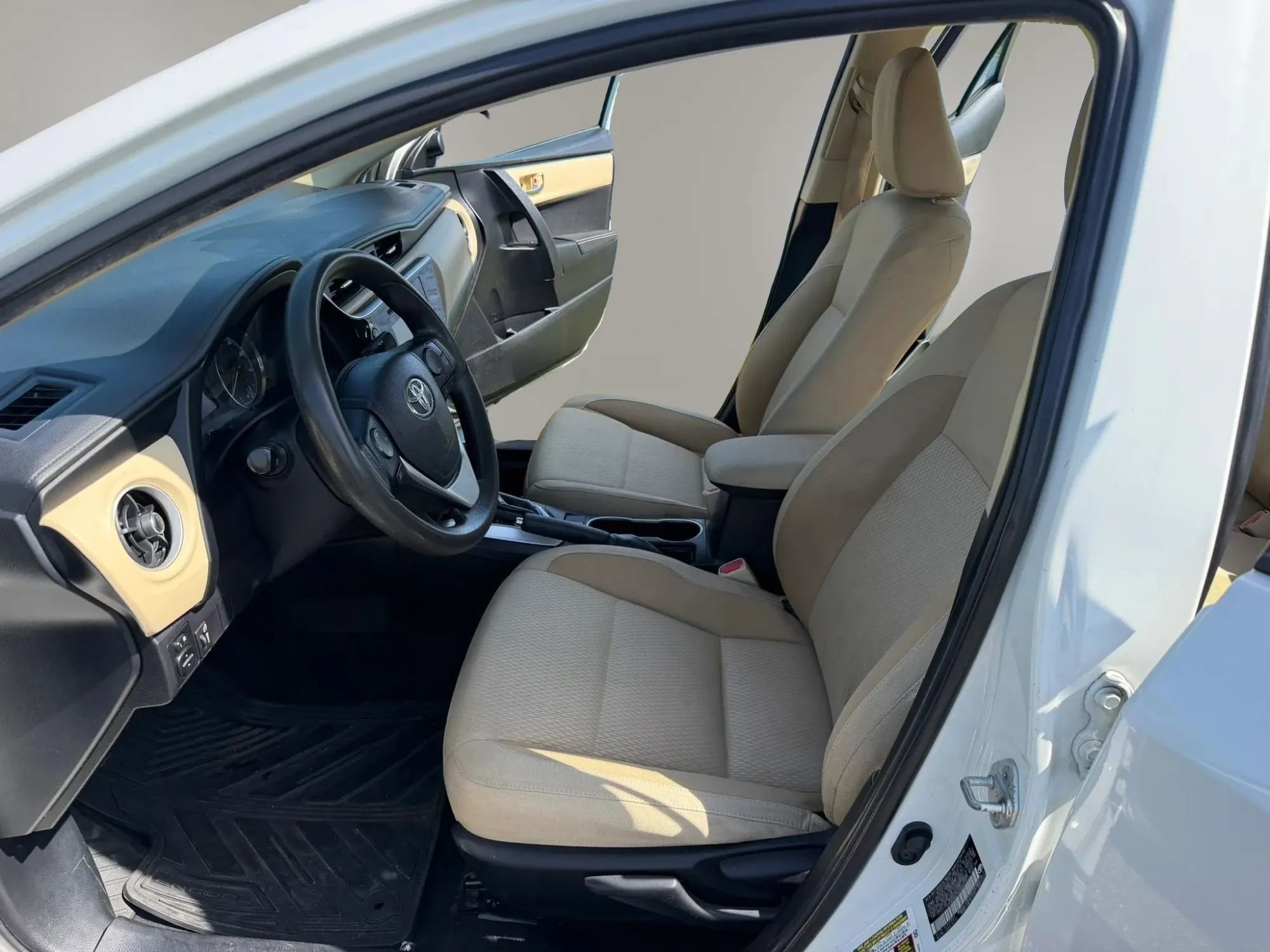 Used 2019 Toyota Corolla LE FWD image 12