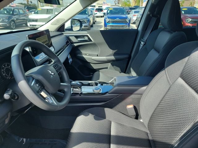 New 2026 Mitsubishi Outlander ES image 17
