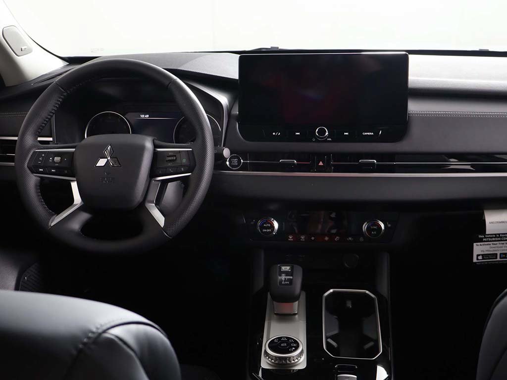 New 2026 Mitsubishi Outlander SE FWD image 35