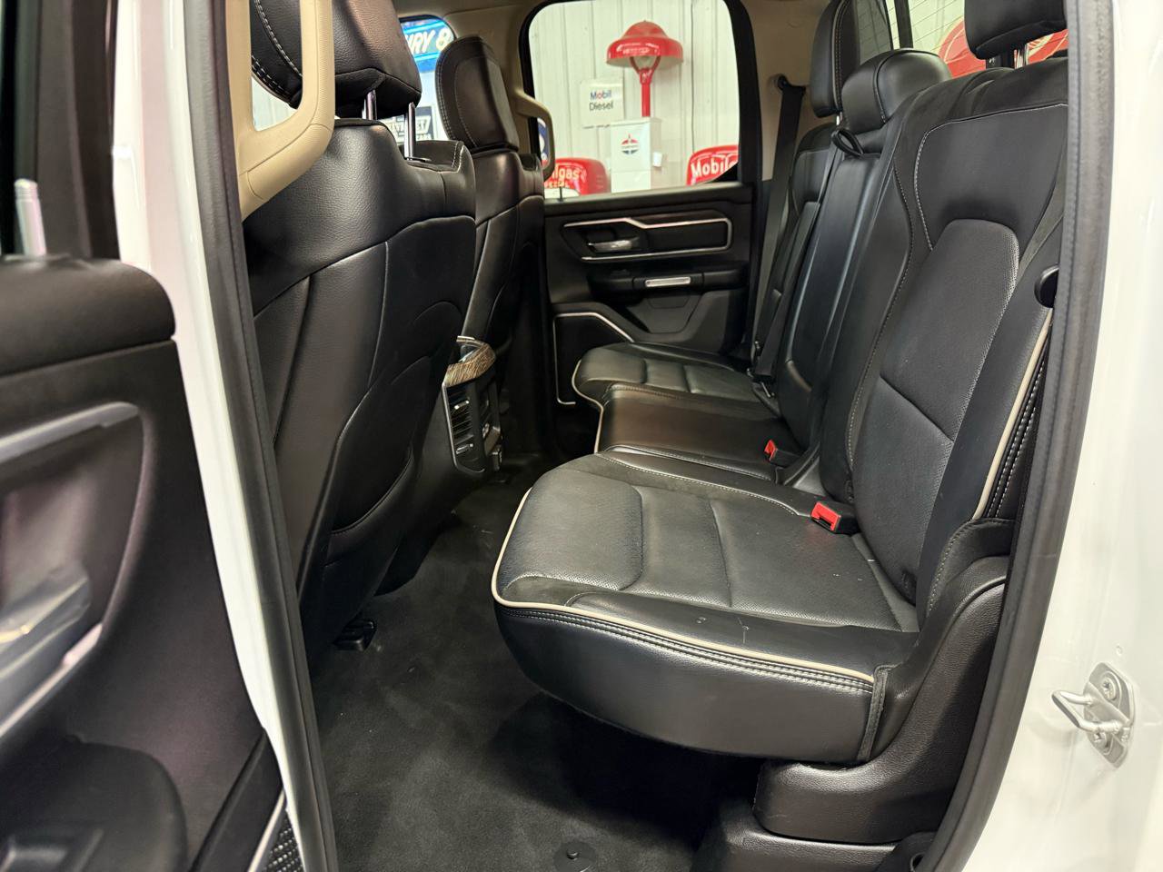 Used 2020 RAM 1500 Laramie image 17
