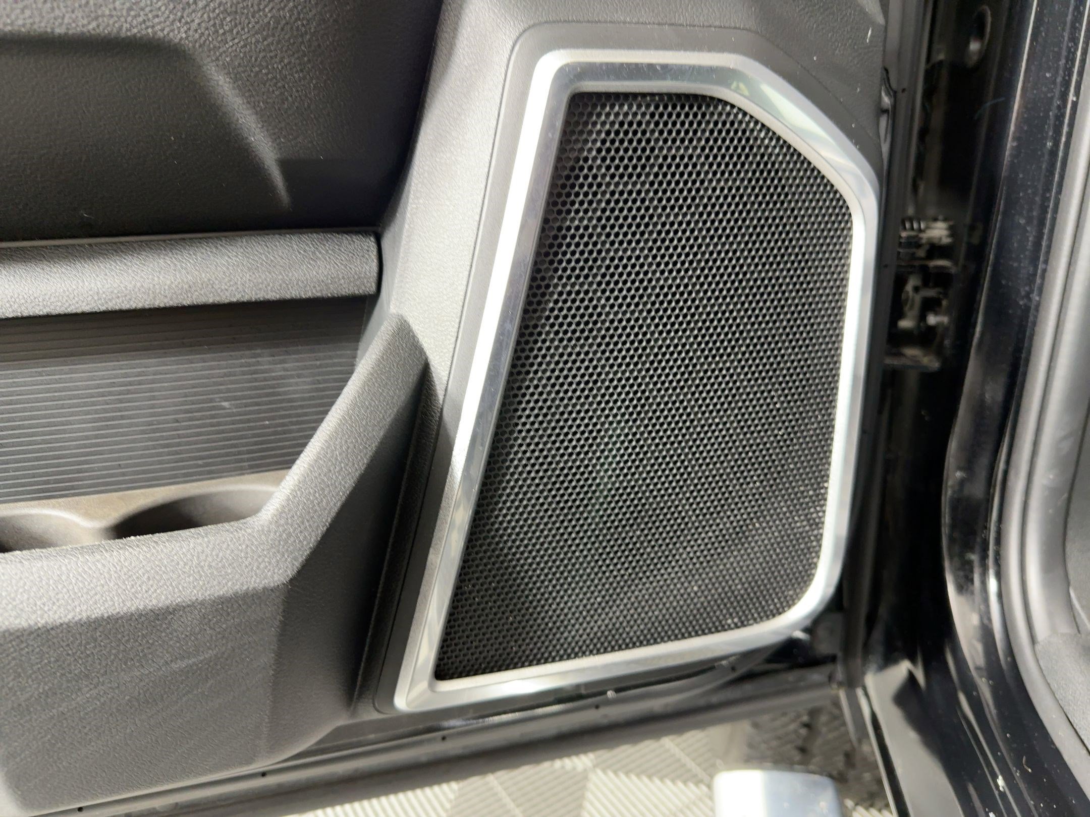 Used 2024 RAM 2500 Laramie w/ Sport Appearance Package image 21