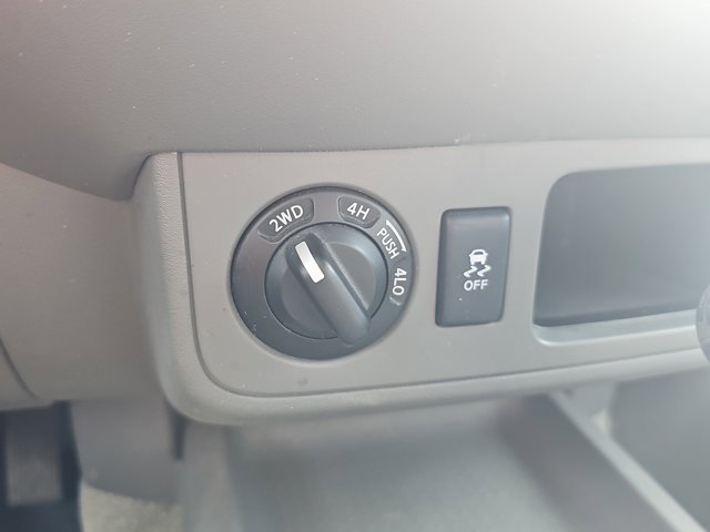 Used 2017 Nissan Frontier SV image 14