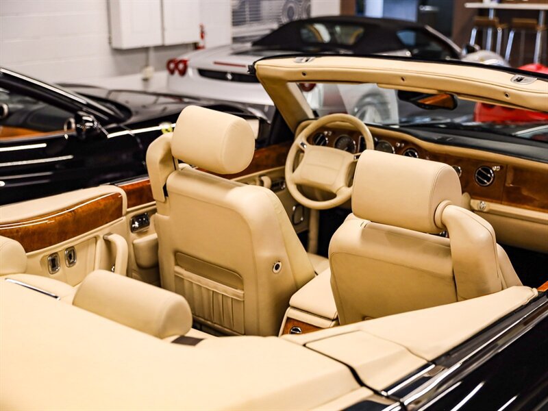 Used 2000 Rolls-Royce Corniche RWD image 21