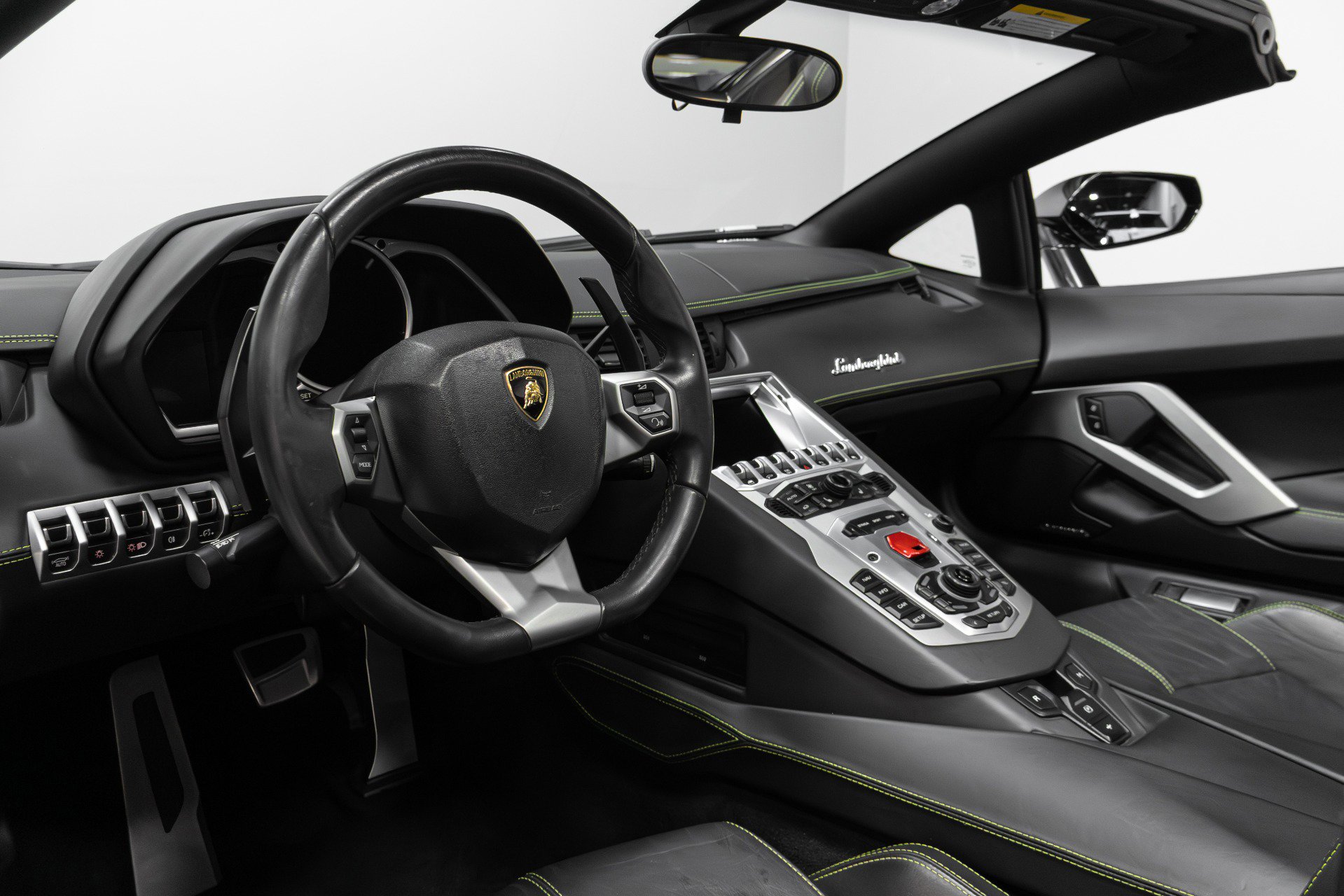 Used 2015 Lamborghini Aventador LP 700-4 image 7