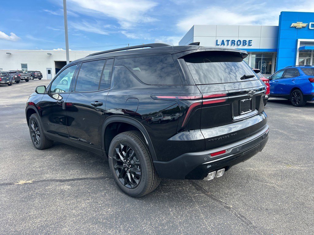 New 2026 Chevrolet Traverse LT w/ Midnight/Sport Edition image 3