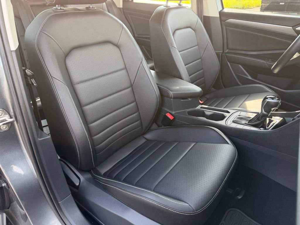 Used 2022 Volkswagen Jetta SE FWD image 17