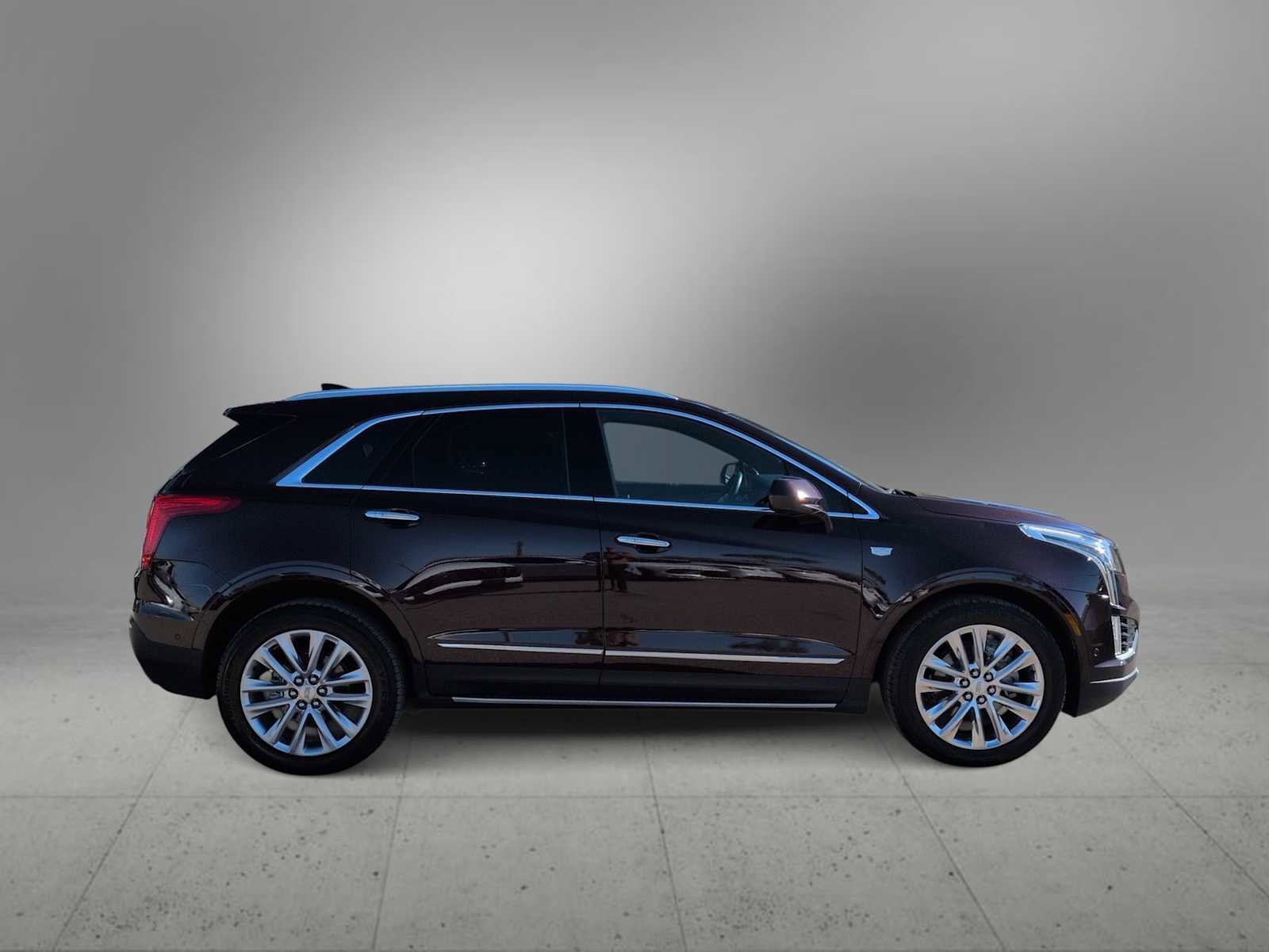 Used 2018 Cadillac XT5 Platinum w/ Driver Assist Package image 9