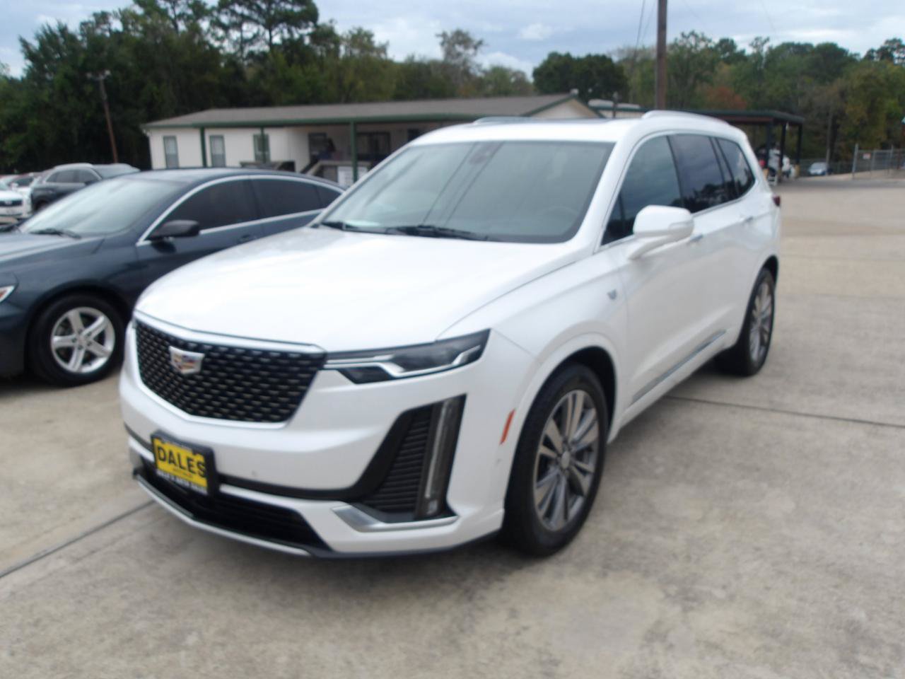 Used 2021 Cadillac XT6 Premium Luxury FWD image 2
