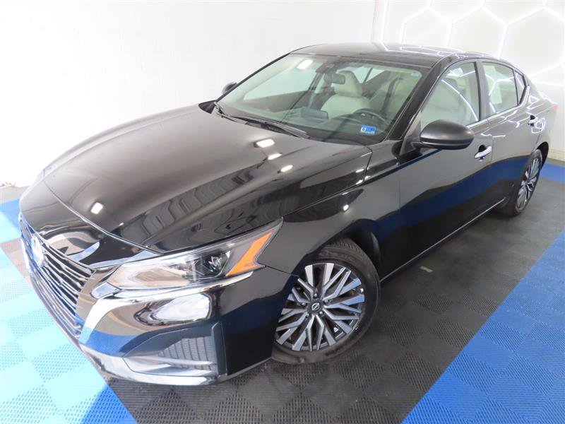 Used 2025 Nissan Altima 2.5 SV FWD image 4