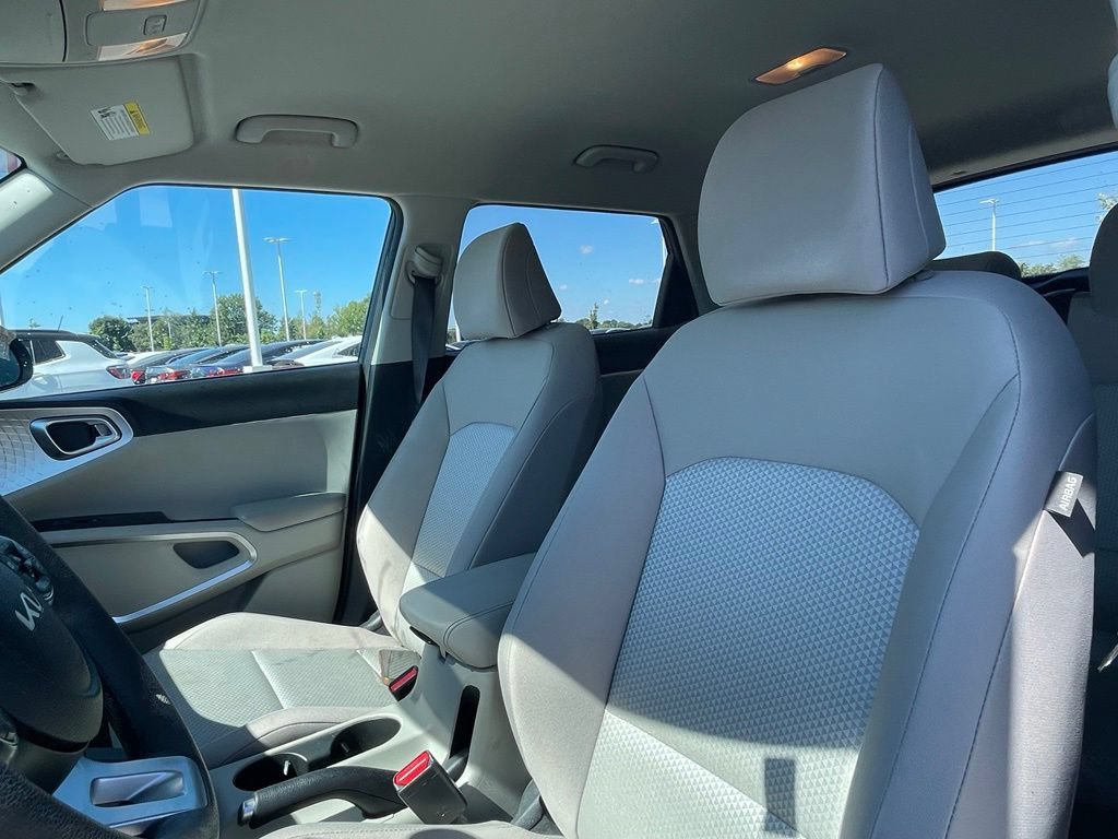 Certified 2022 Kia Soul LX FWD image 18