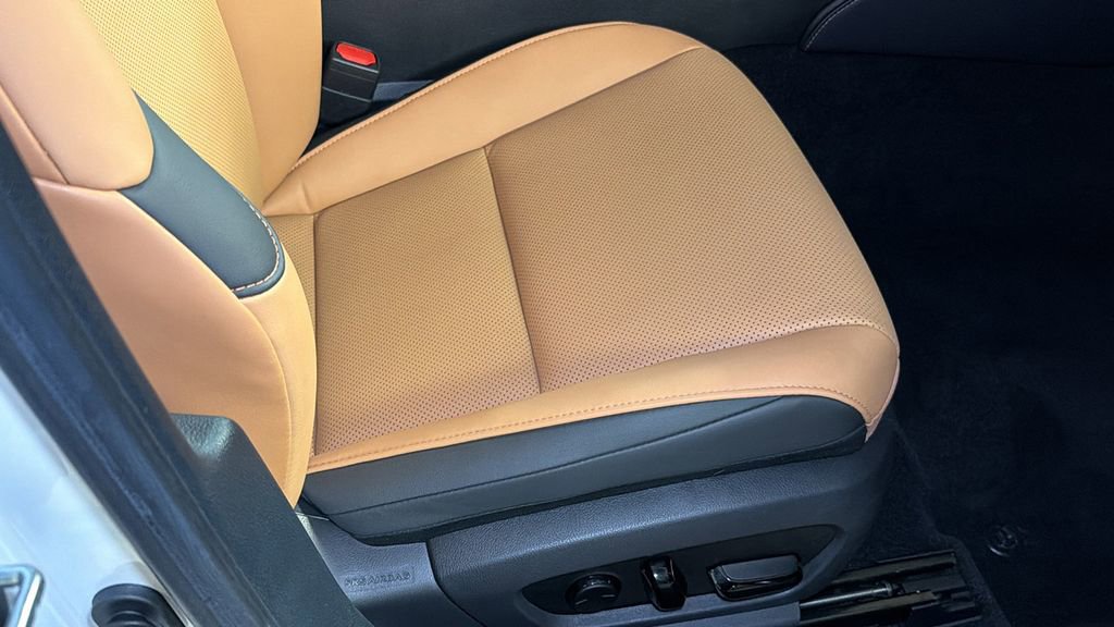 Certified 2022 Lexus ES 300h 300h w/ Premium Package image 12