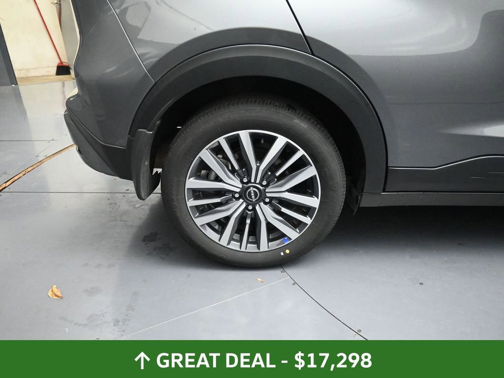 Used 2024 Nissan Kicks SV image 19