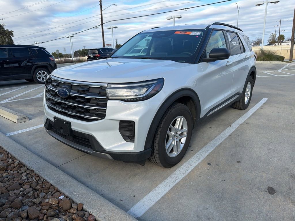 Used 2025 Ford Explorer Active video 2
