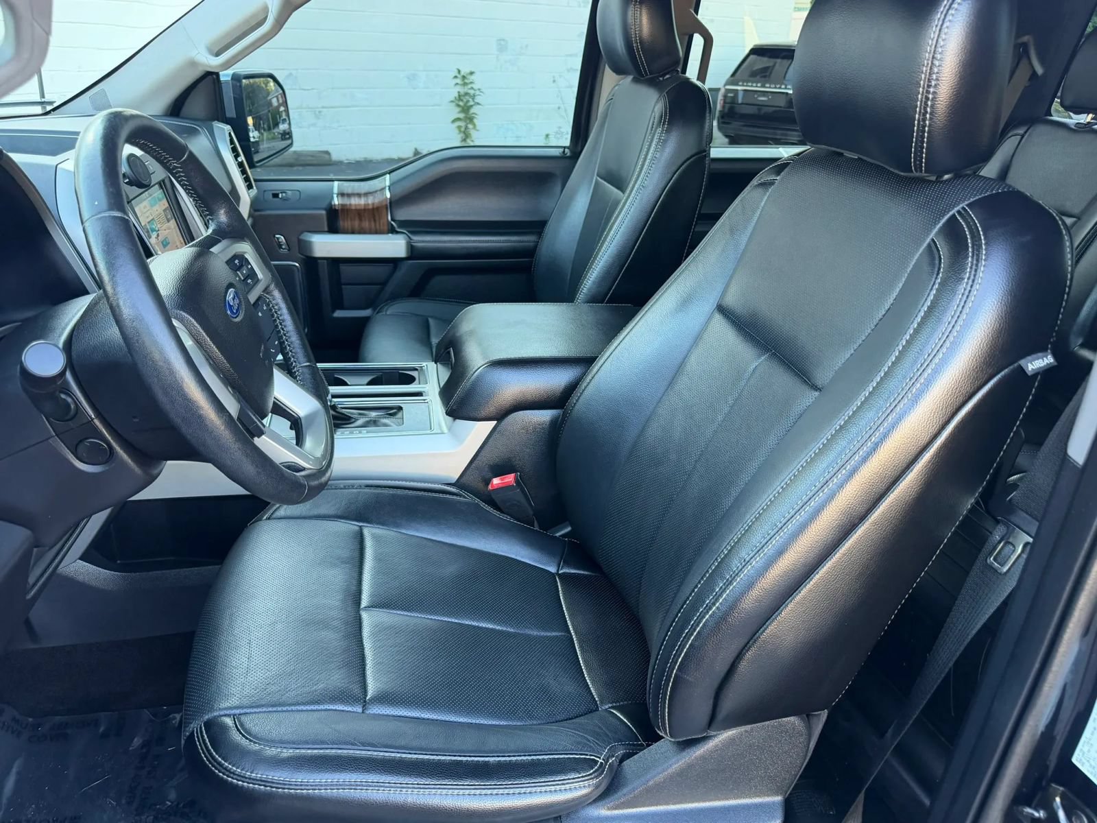 Used 2018 Ford F150 Lariat w/ Equipment Group 502A Luxury AWD/4WD image 4
