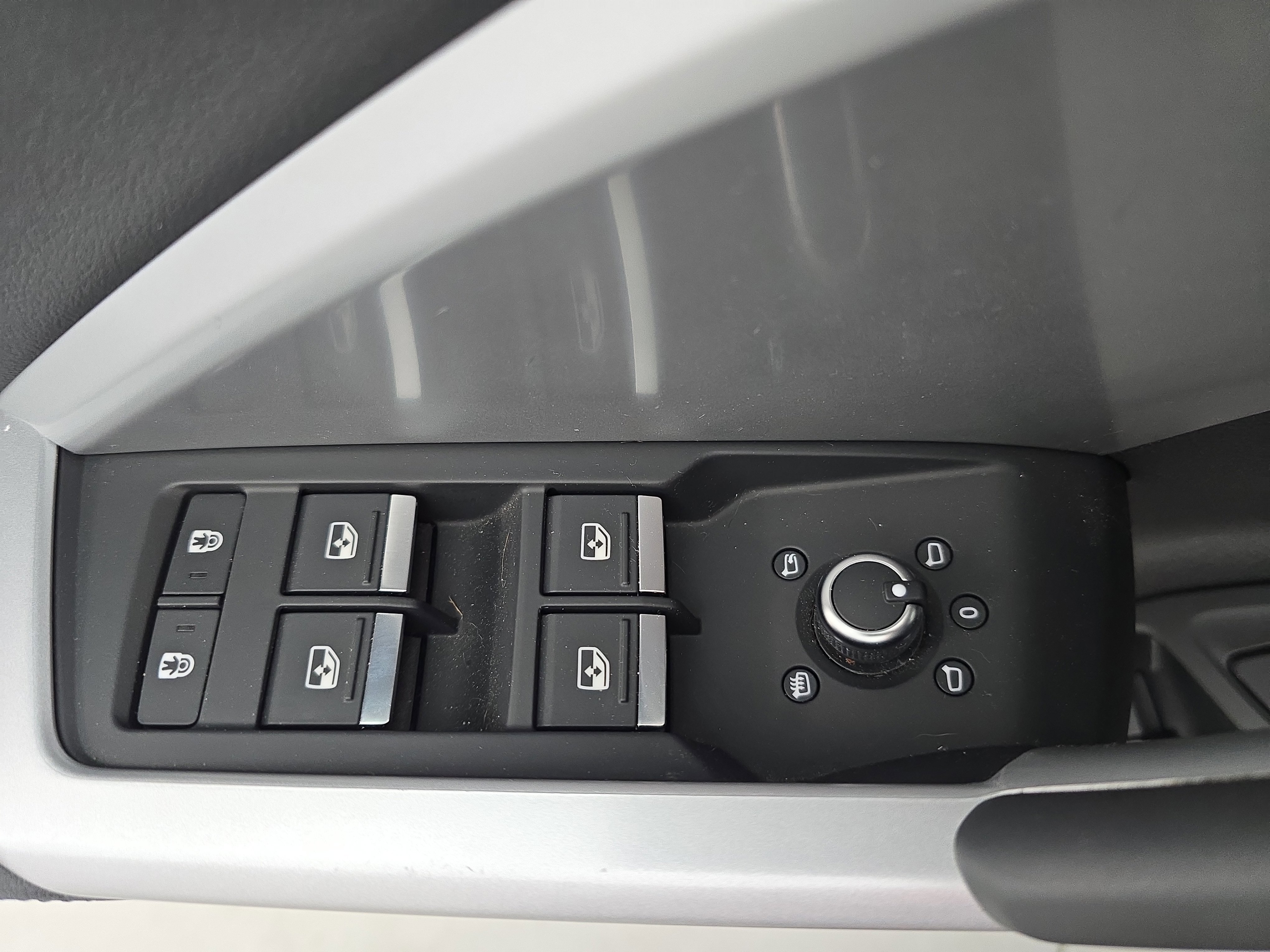 Used 2024 Audi Q3 2.0T Premium w/ Convenience Package image 28