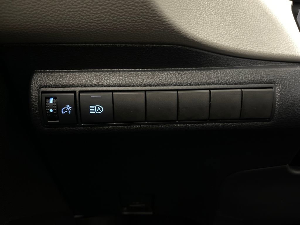 Certified 2022 Toyota Corolla LE image 28