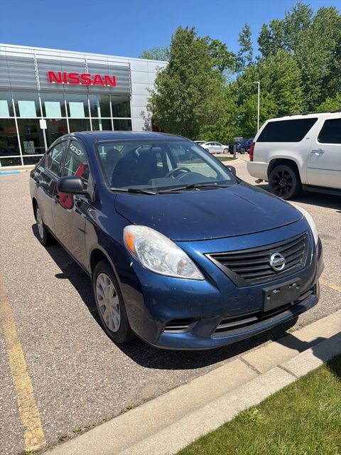 Used 2014 Nissan Versa S Plus FWD image 3
