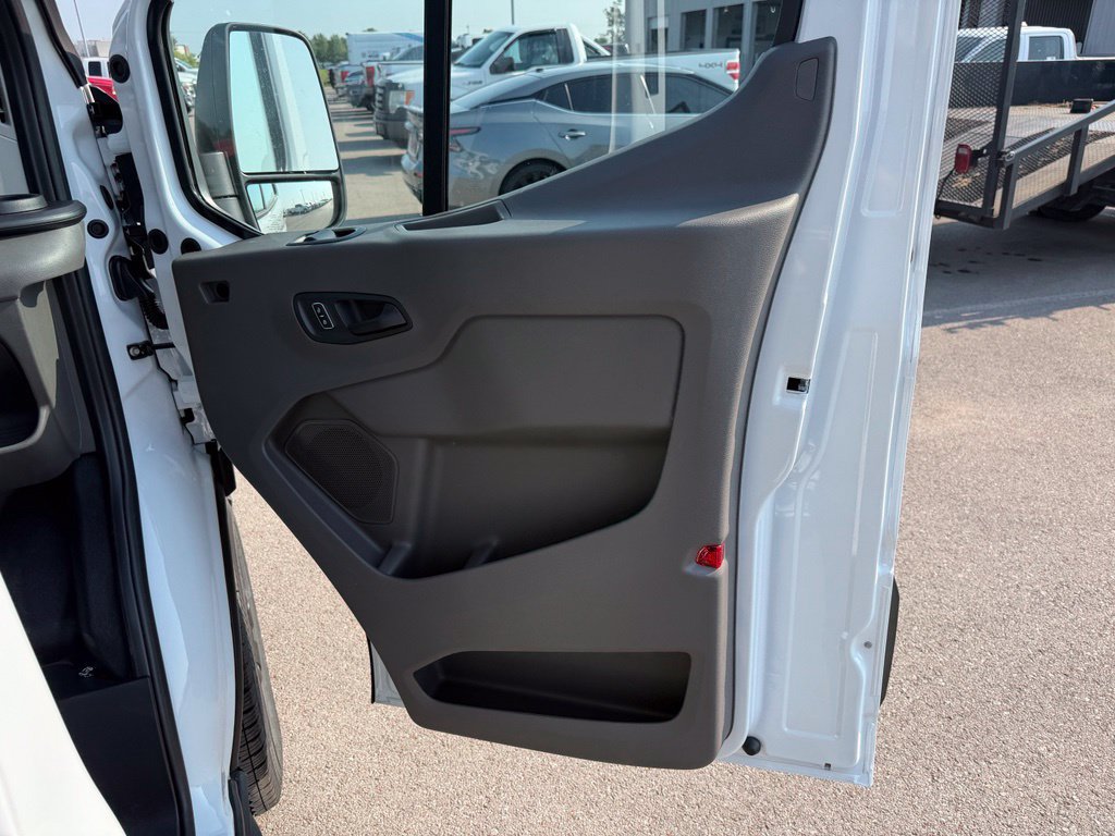 New 2026 Ford Transit 250 148 Medium Roof RWD image 31