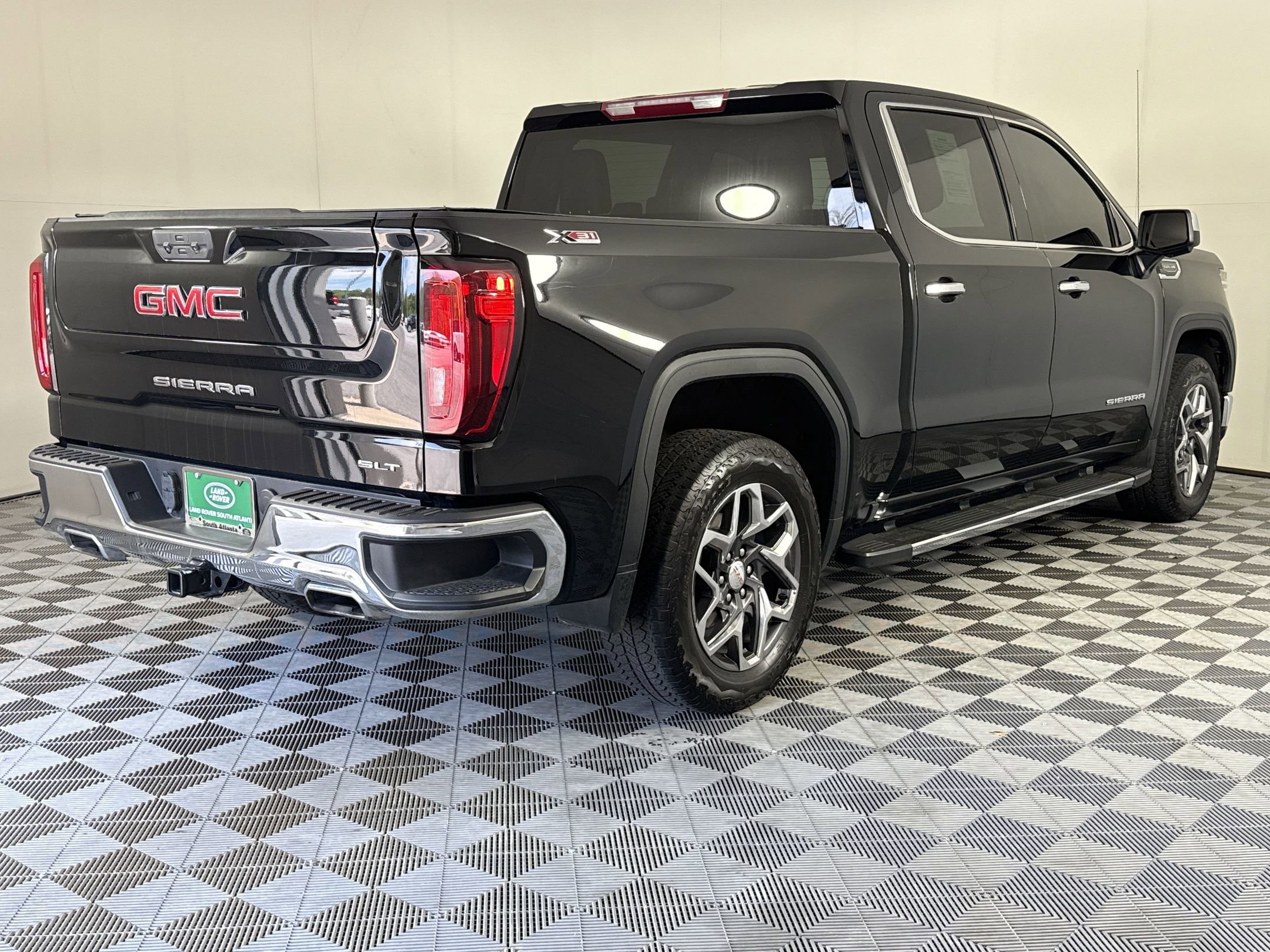 Used 2023 GMC Sierra 1500 SLT w/ SLT Premium Package image 10