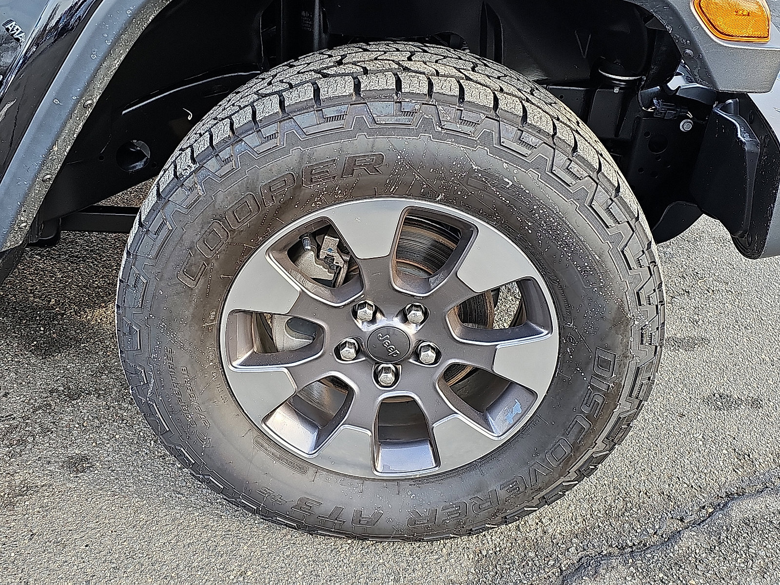 Used 2020 Jeep Wrangler Unlimited Sahara image 8