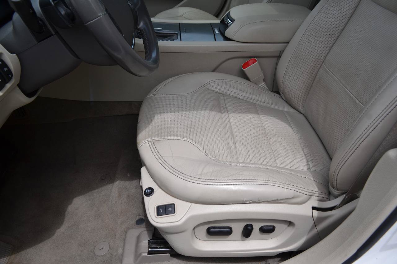 Used 2010 Ford Taurus Limited AWD/4WD image 30