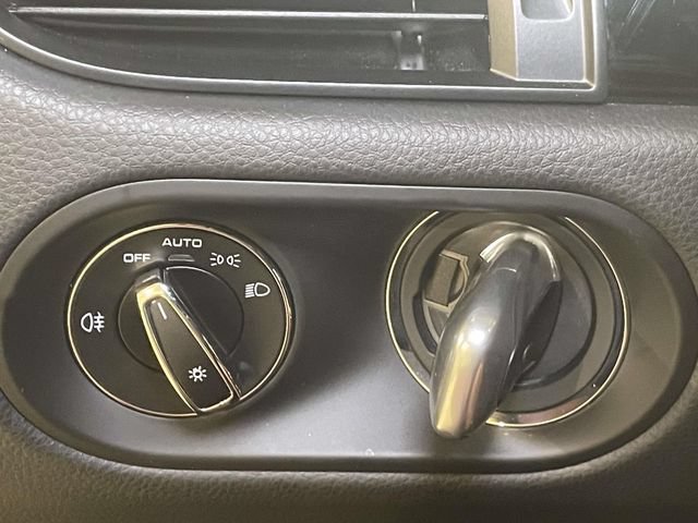 Certified 2024 Porsche Macan AWD/4WD image 41