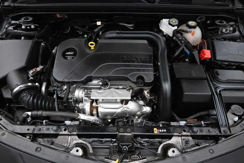 Used 2025 Chevrolet Malibu LT FWD image 15