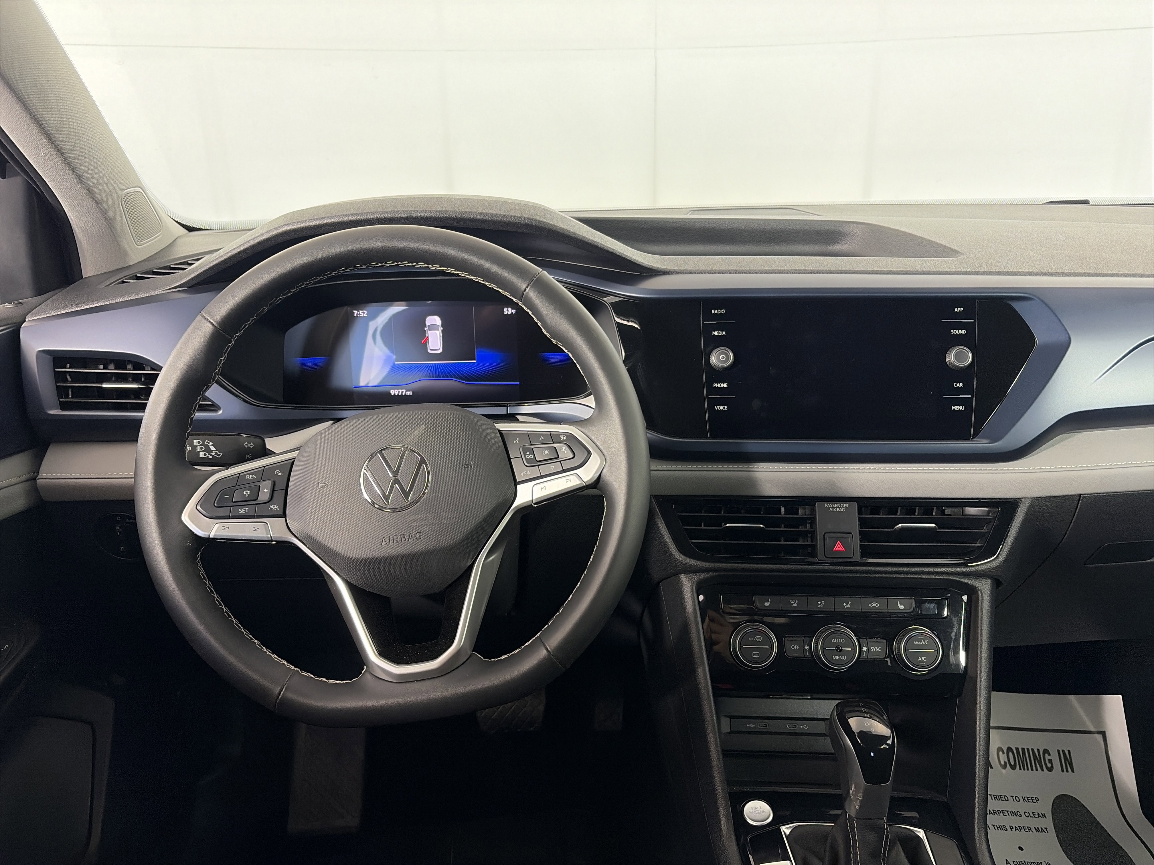 Used 2024 Volkswagen Taos SE image 3