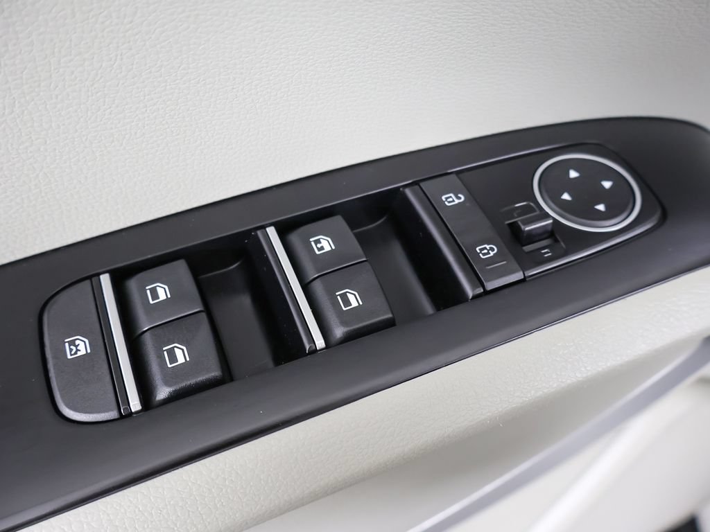 Certified 2023 Kia Soul LX w/ LX Technology Package FWD image 35