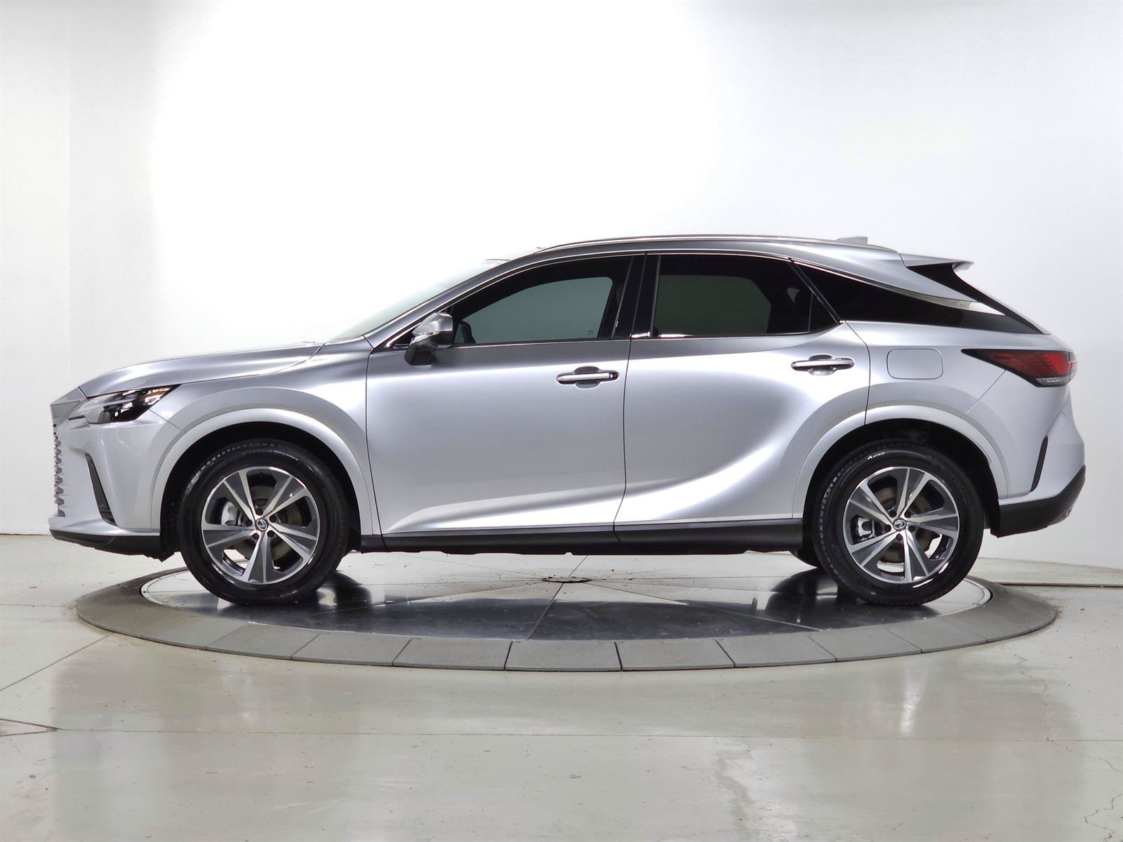 Certified 2026 Lexus RX 350h w/ Convenience Package AWD/4WD image 5